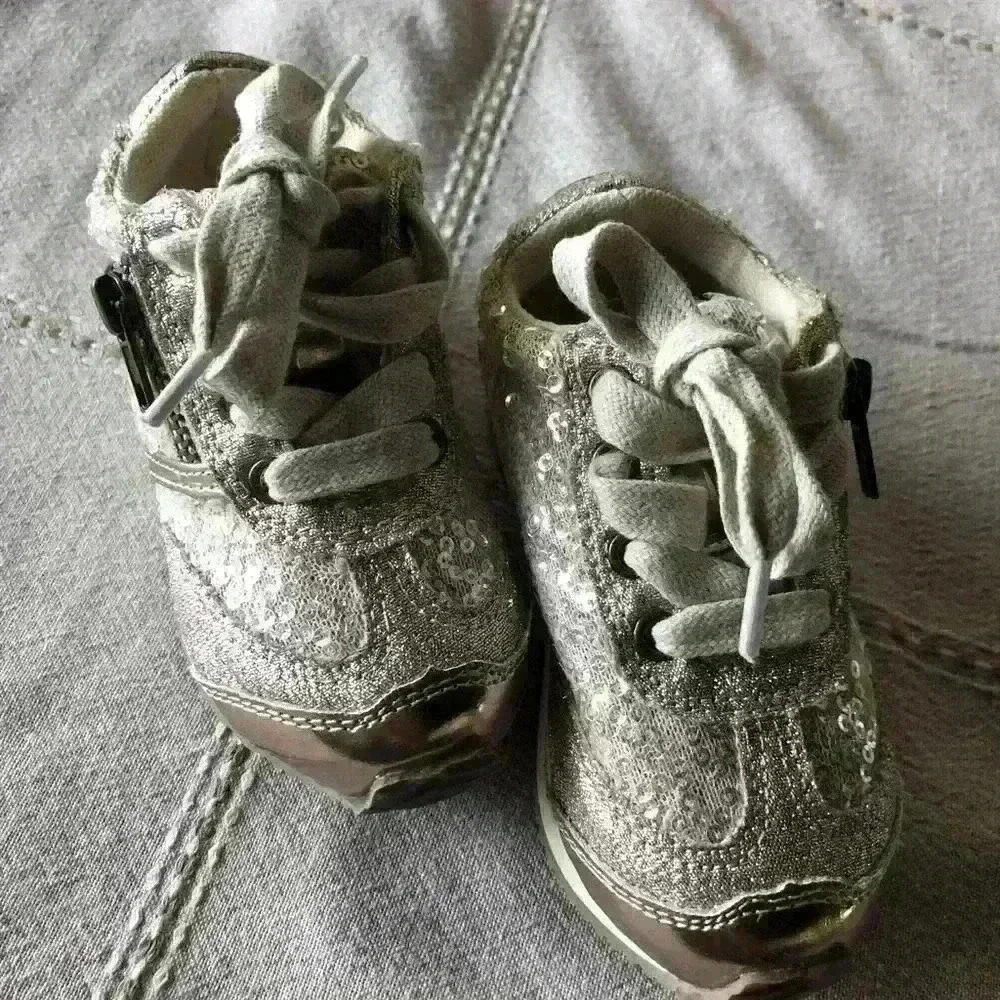 Joyfolie Champagne Ari Sneakers Size 6 new - Picture 3 of 10